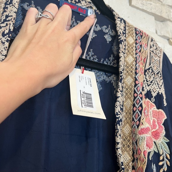 Johnny Was EUC Helena Kimono, Floral Embroidered size Medium - Picture 13 of 13